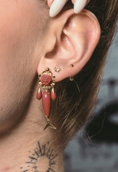 Pendientes Coral/Turquesa en Oro de 18 Ktes.