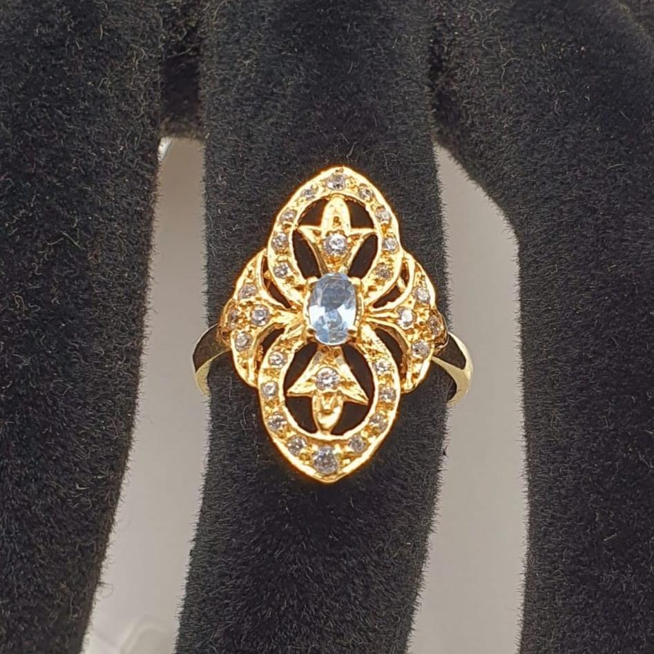 Anillo Lanzadera Piedra Rosa de Francia / Agua Marina con Circonitas en Oro de 18 Ktes.