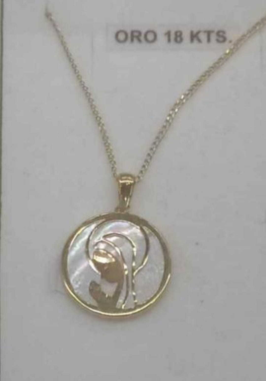 Medalla Virgen Niña con Cadena en Oro 18 Ktes.