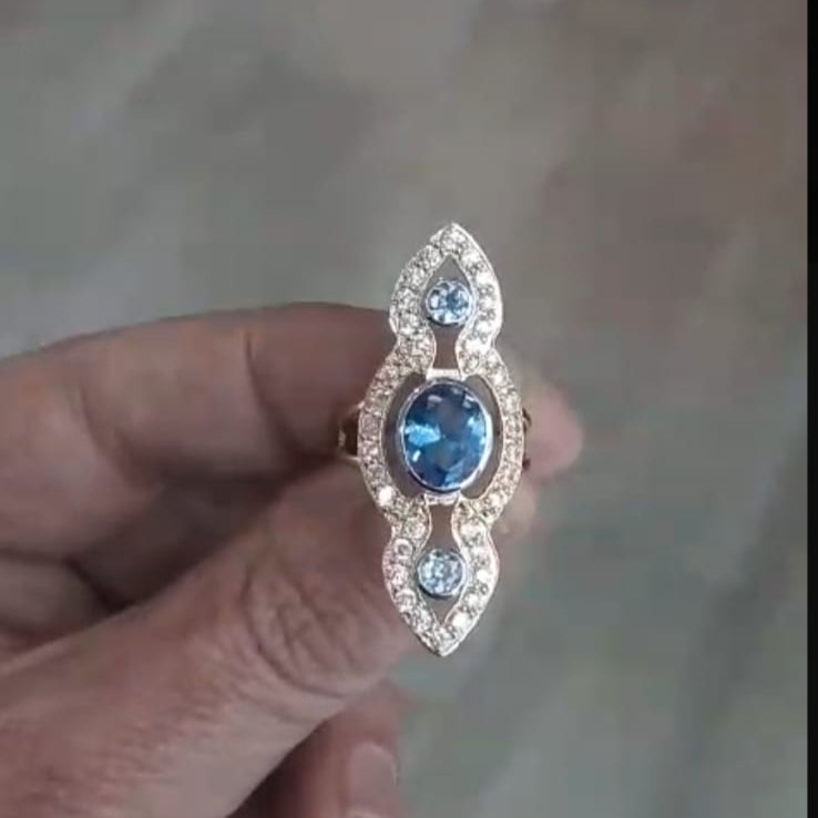 Anillo Lanzadera con Piedra Aguamarina en Oro 18 Ktes.