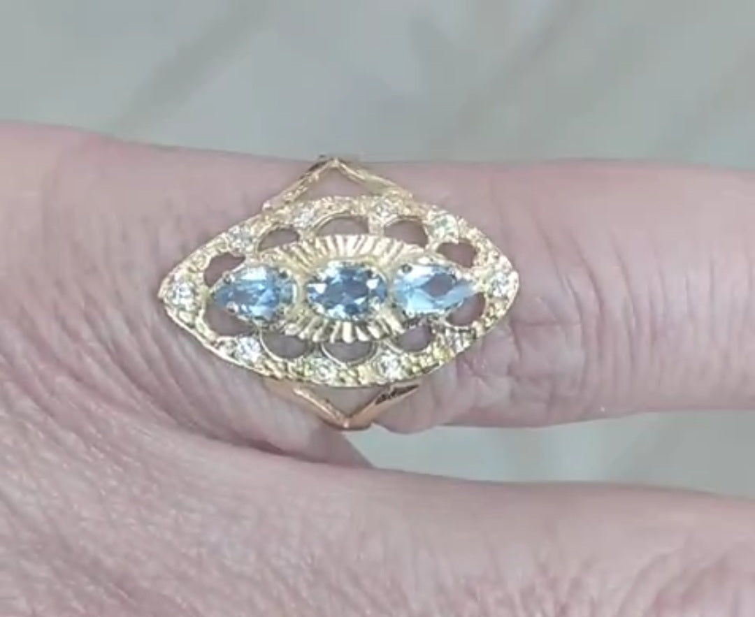 Anillo Lanzadera Piedras Rosa Francia o Agua Marina y Circonitas en Oro de 18 Ktes.
