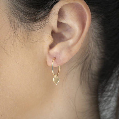 Pendientes Aros con CORAZÓN en Oro de 18 Ktes.