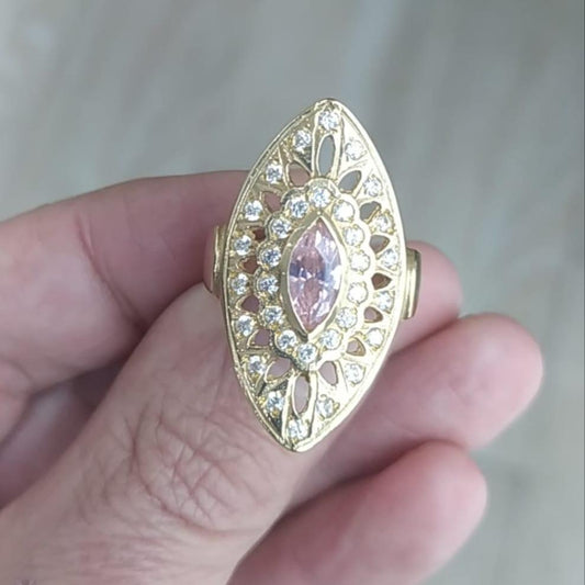 Anillo Lanzadera con Piedra Rosa Francia y Circonitas en Oro de 18 Ktes