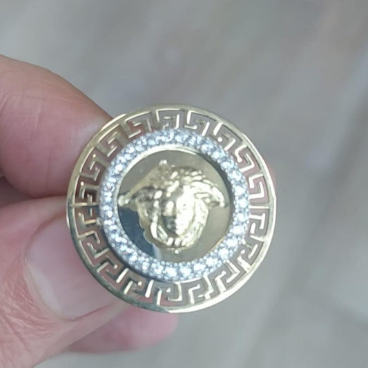 Anillo Tipo Versace con Grecas en Oro 18 Ktes.