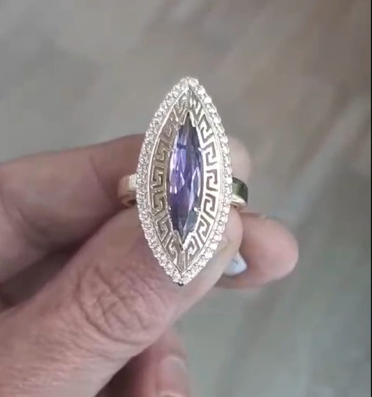 Anillo Lanzadera Grecas Piedra Morada en Oro 18 Ktes.