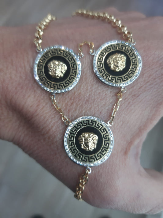 Pulsera Dedo/Manita Mujer tipo Versace 3 Medallas en Oro 18 Ktes.