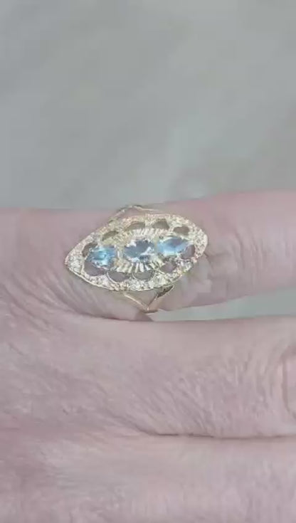 Anillo Lanzadera Piedras Rosa Francia o Agua Marina y Circonitas en Oro de 18 Ktes.