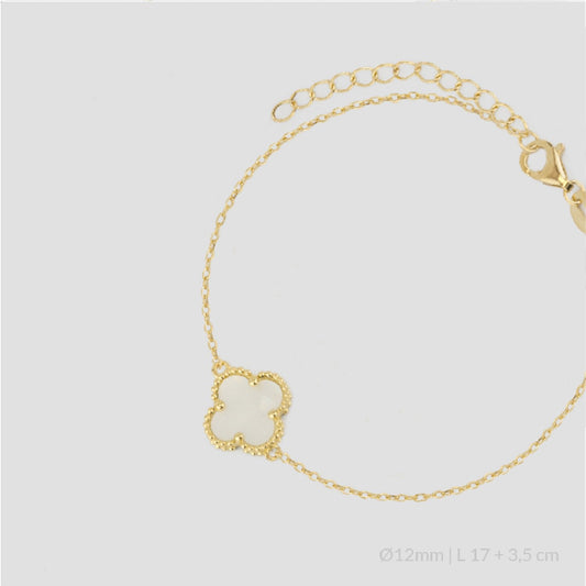 Pulsera de Plata de Ley chapada en oro con una flor en nácar.